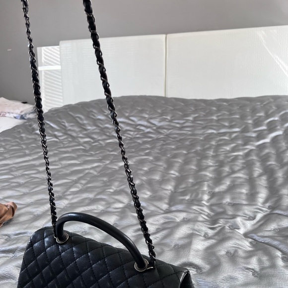 Chanel coco caviar top handle medium bag. - Picture 3 of 12